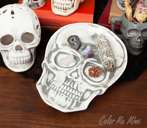 Oak Park Color Me Mine Vintage Skull Plate